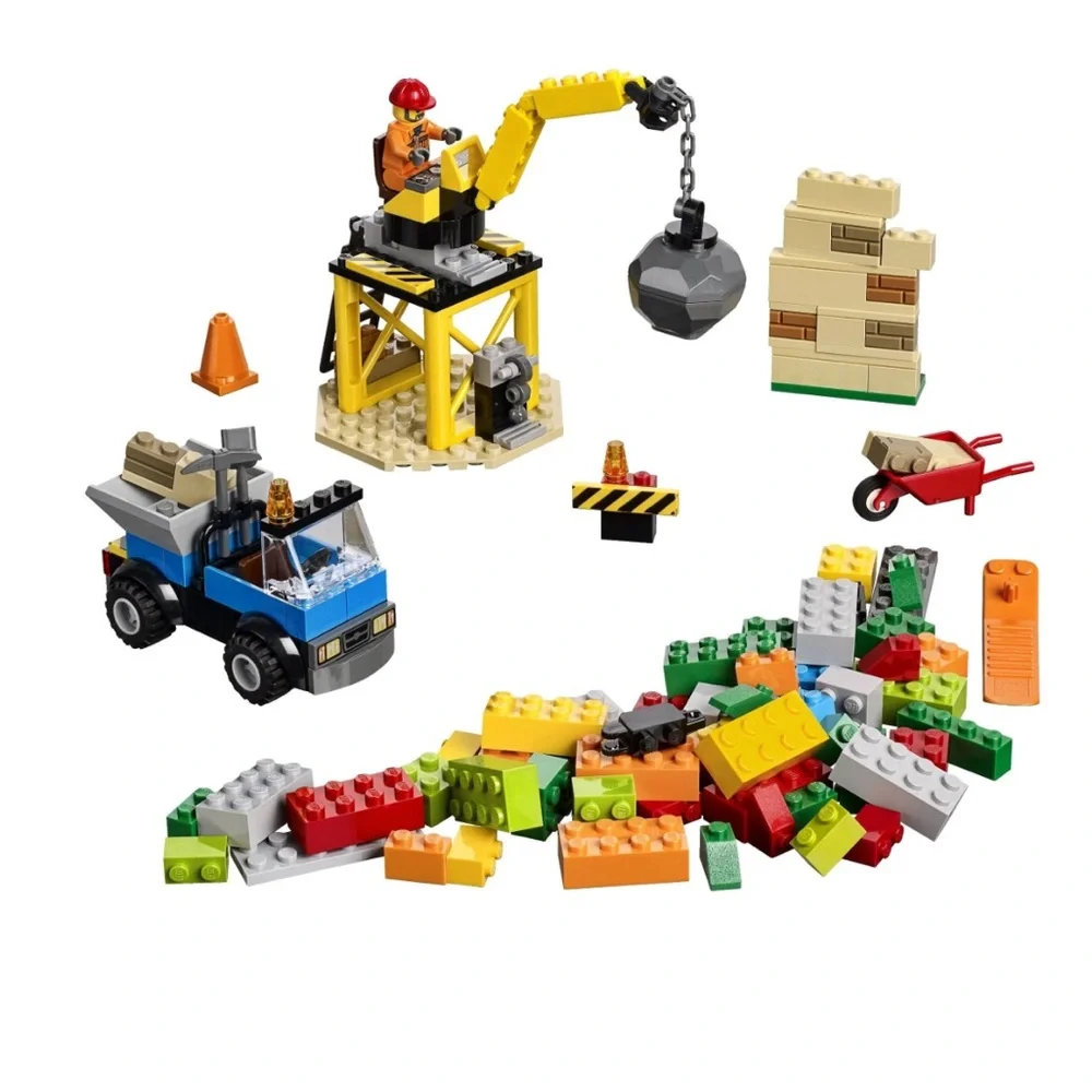 LEGO Juniors Easy to Build Construction Set (10667)